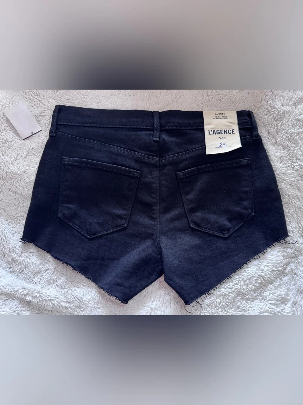 L’agance AUDREY Mid Rise Short in nior